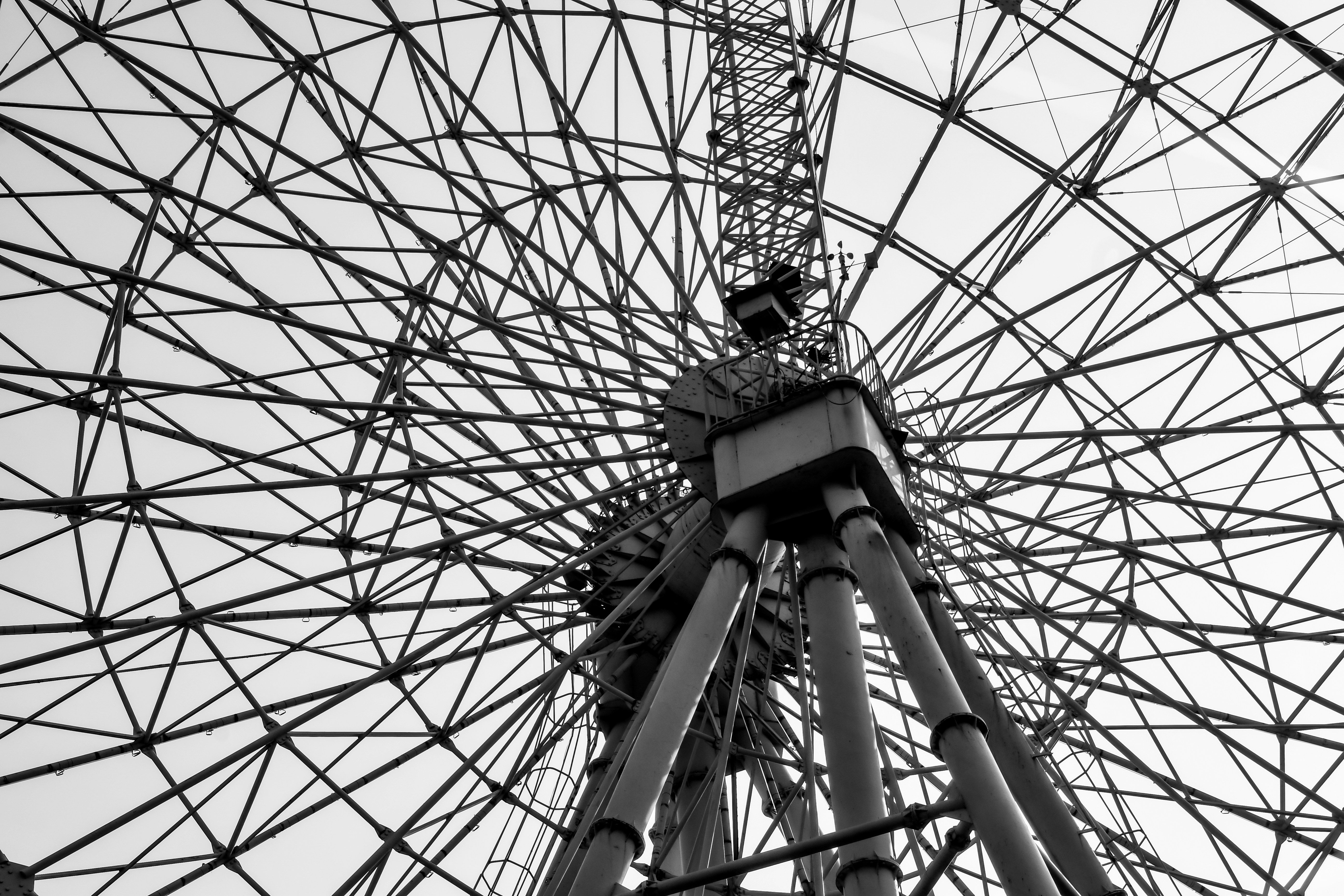 Greyscale photo of a ferris wheel